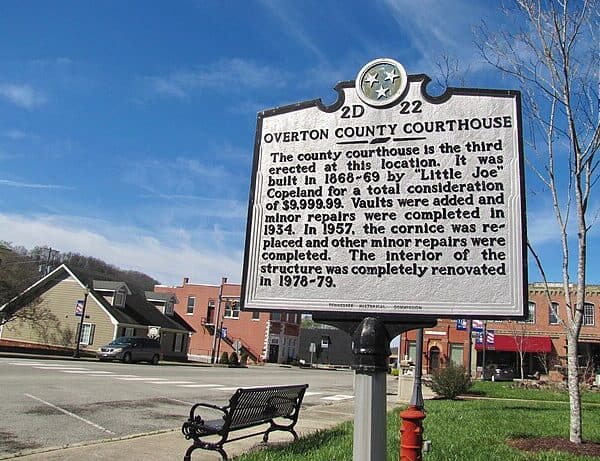 Overton-county-courthouse-livingston-tn